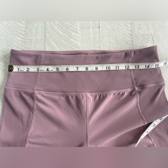 Athleta Women’s Barre Rib Tight Powervita in Sugarplum
Mauve size LP - Picture 4 of 9